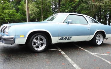 Oldsmobile-Cutlass-supreme-442-coupe-1977-Blue-White-1
