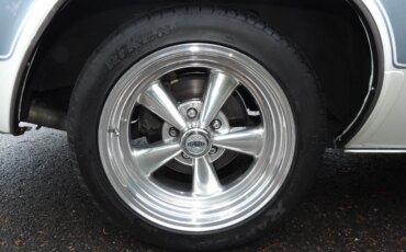 Oldsmobile-Cutlass-supreme-442-coupe-1977-Blue-White-7