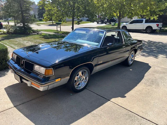 Oldsmobile-Cutlass-supreme-442-coupe-1987-Black-Gray-23