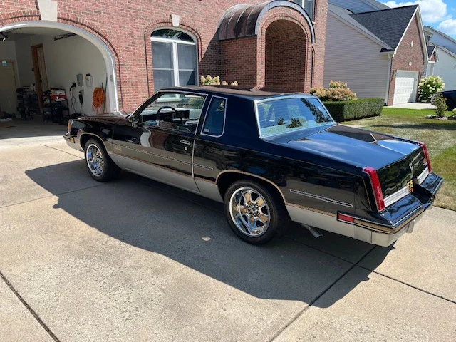 Oldsmobile-Cutlass-supreme-442-coupe-1987-Black-Gray-24