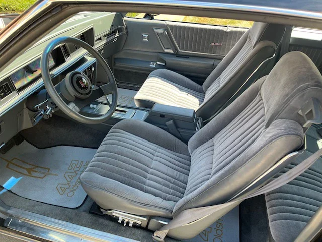 Oldsmobile-Cutlass-supreme-442-coupe-1987-Black-Gray-34