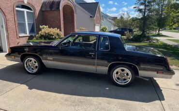 Oldsmobile-Cutlass-supreme-442-coupe-1987-Black-Gray