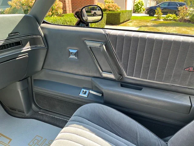 Oldsmobile-Cutlass-supreme-442-coupe-1987-Black-Gray-41
