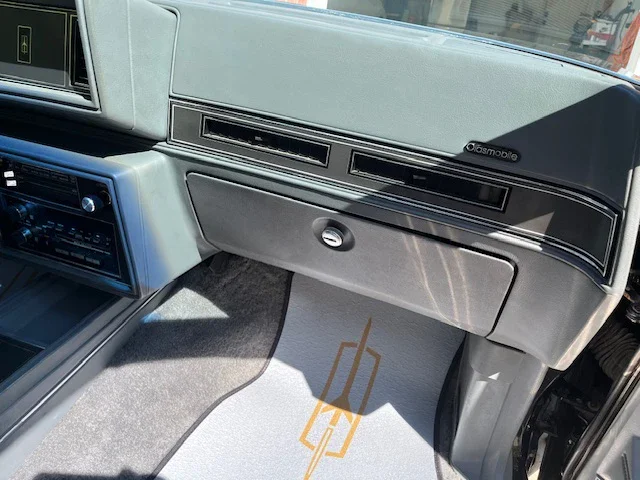 Oldsmobile-Cutlass-supreme-442-coupe-1987-Black-Gray-49