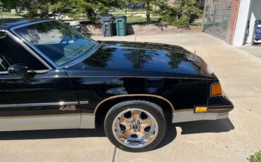 Oldsmobile-Cutlass-supreme-442-coupe-1987-Black-Gray-9