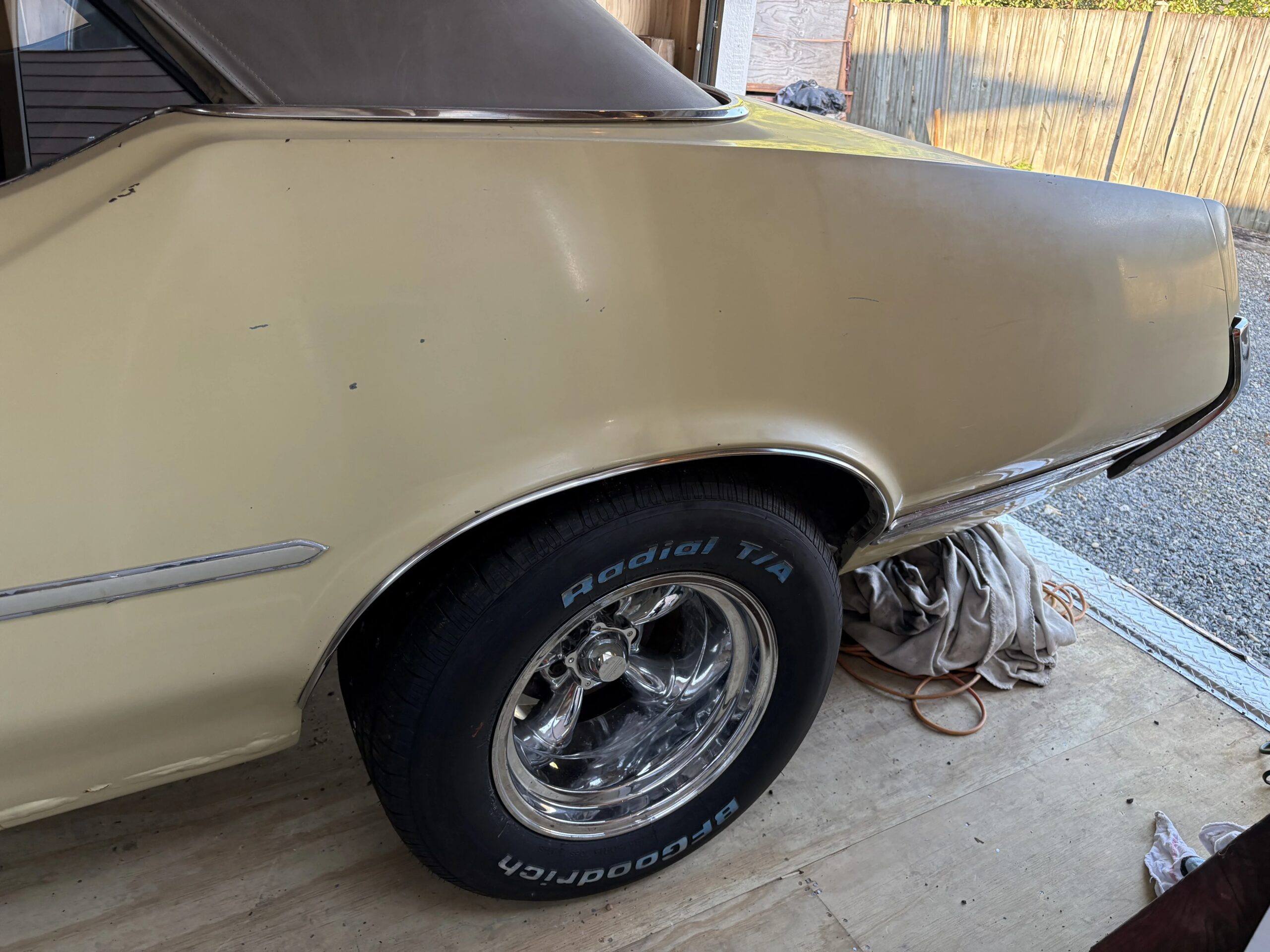 Oldsmobile-Cutlass-supreme-convertible-1970-Yellow-Brown-21