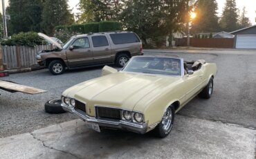 Oldsmobile-Cutlass-supreme-convertible-1970-Yellow-Brown