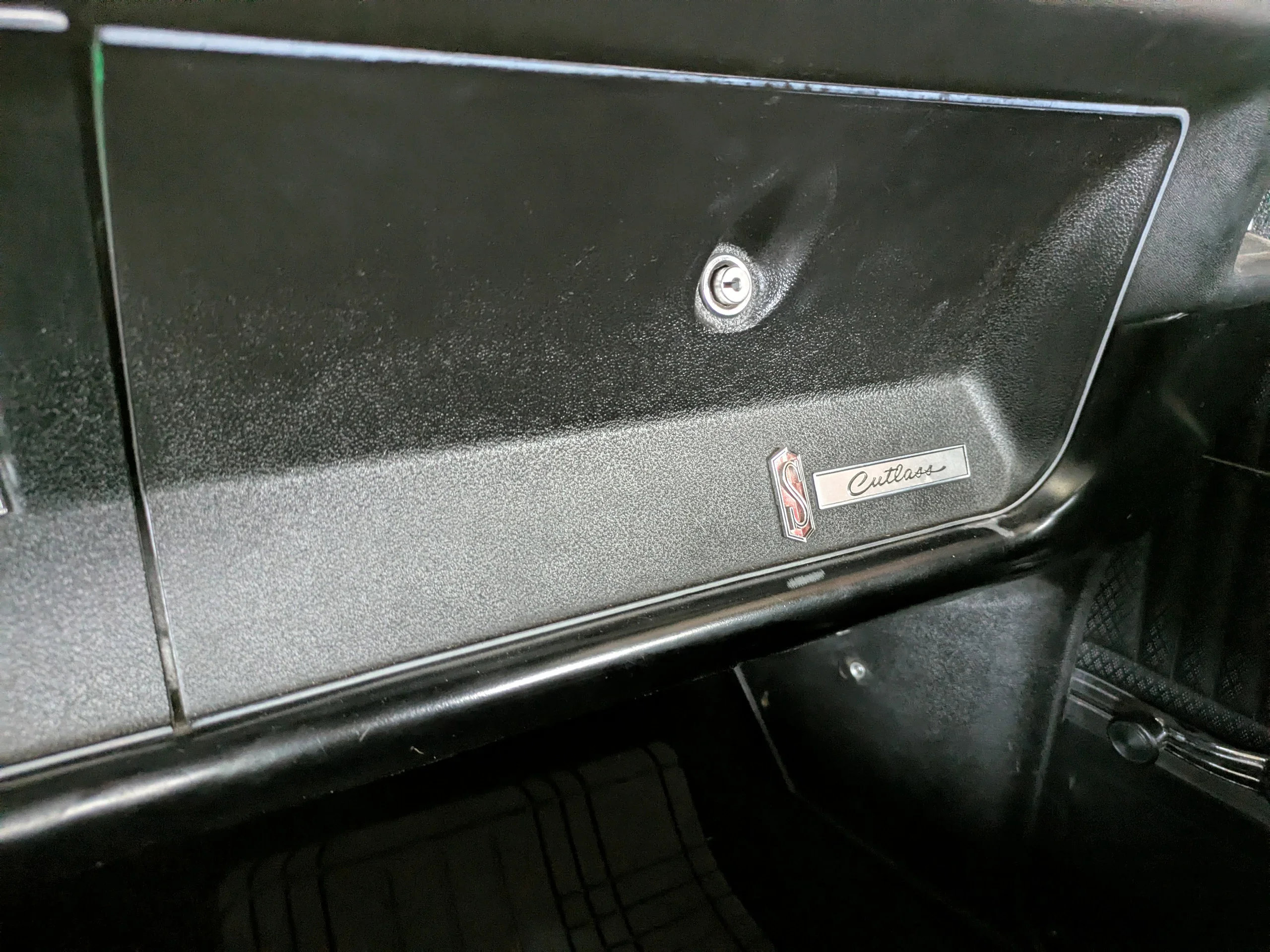 Oldsmobile-Cutlass-supreme-coupe-1969-Blue-Black-28