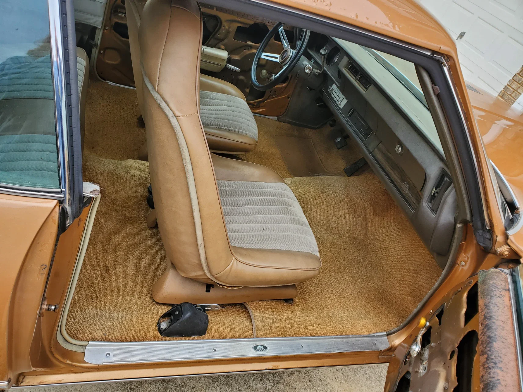 Oldsmobile-Cutlass-supreme-coupe-1972-Brown-Tan-13