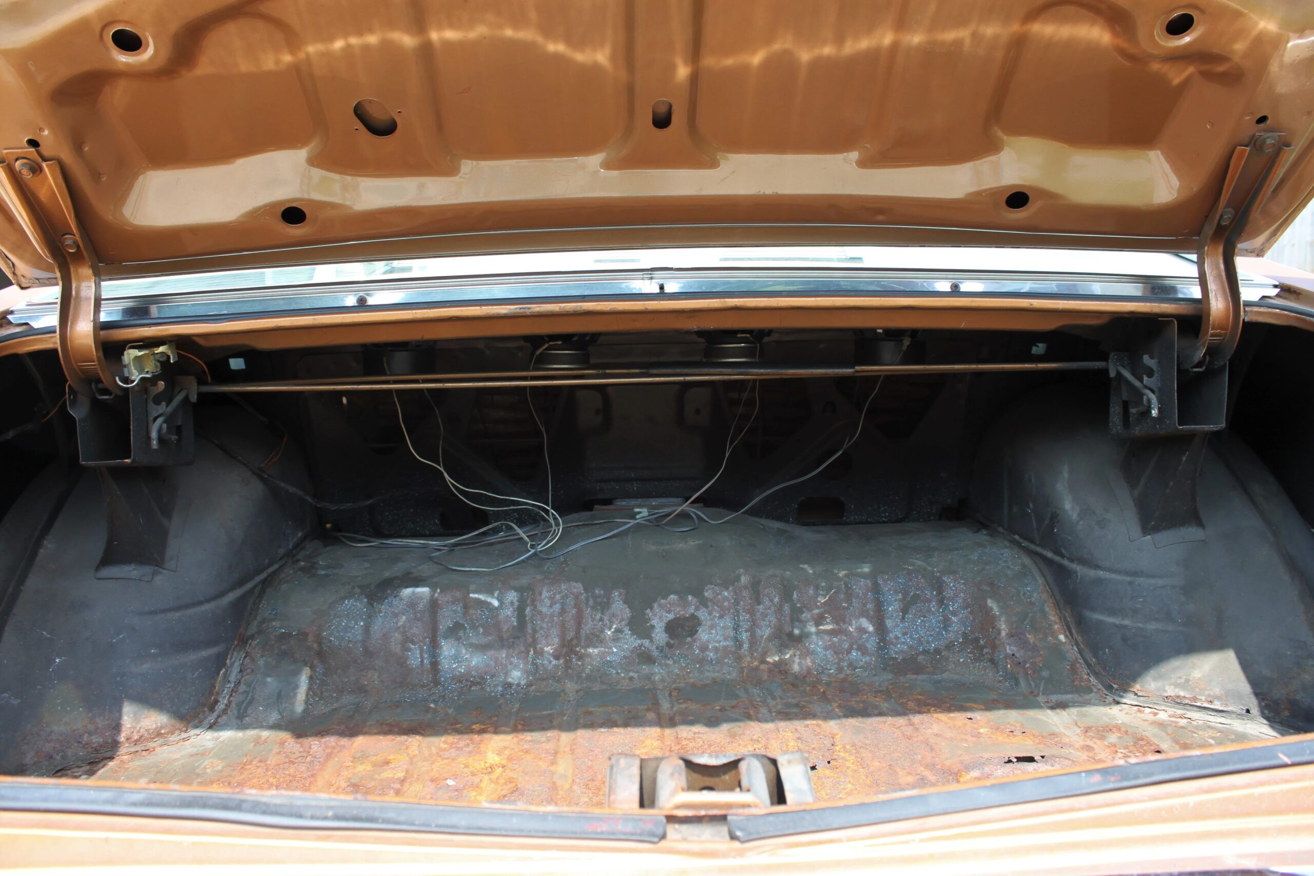 Oldsmobile-Cutlass-supreme-coupe-1972-Brown-Tan-30