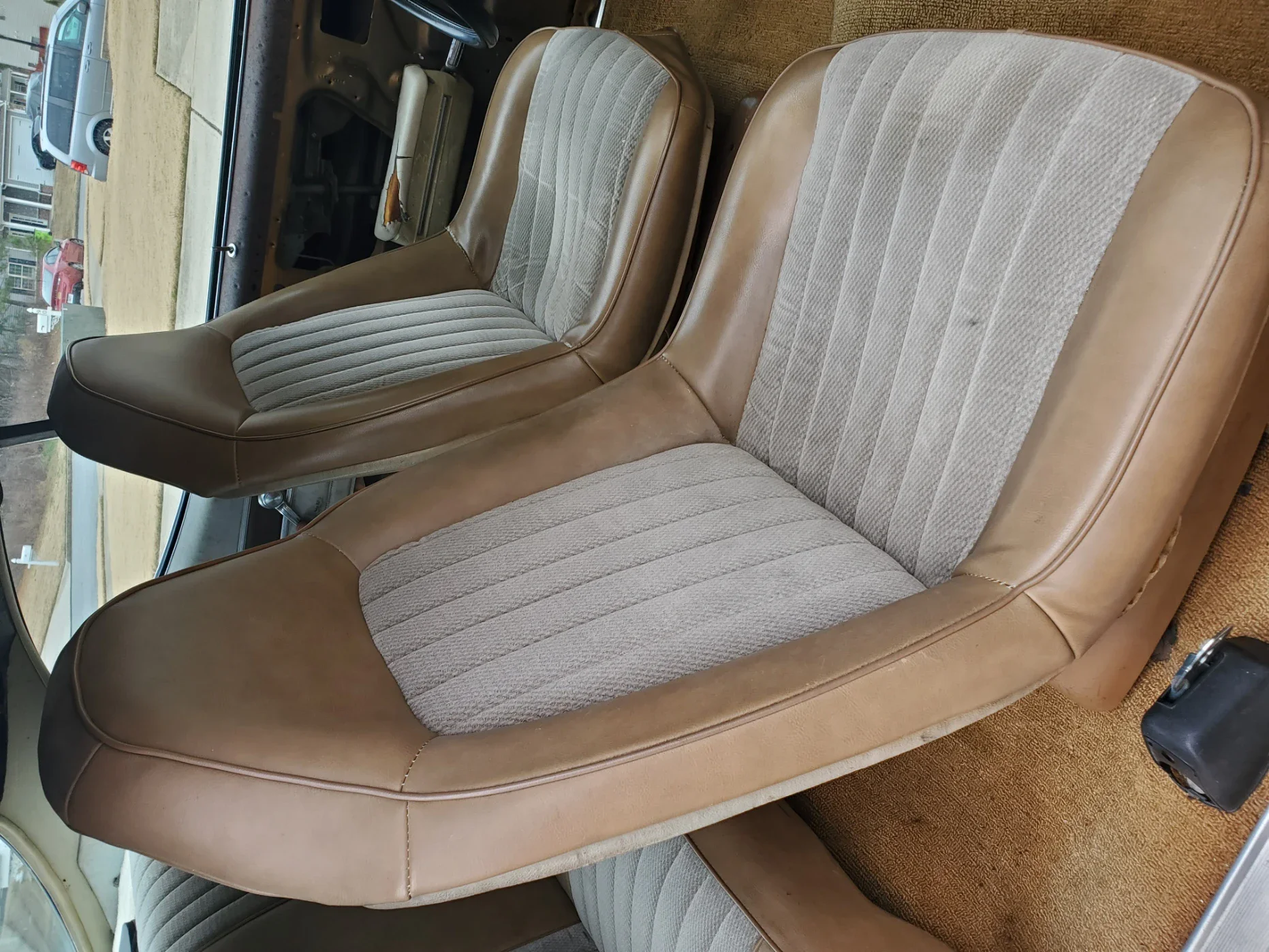 Oldsmobile-Cutlass-supreme-coupe-1972-Brown-Tan-58