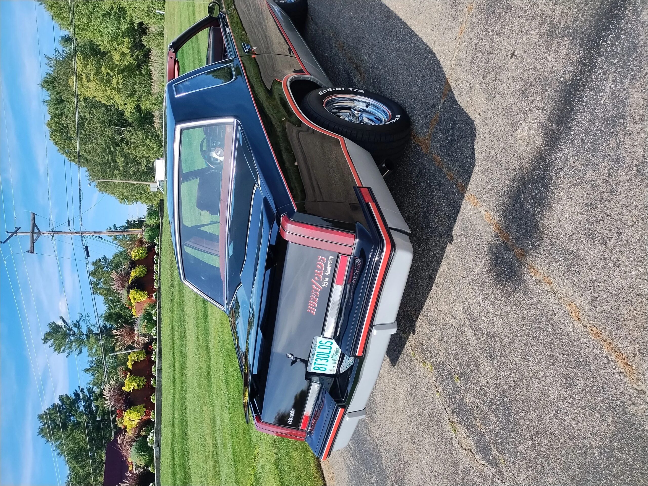 Oldsmobile-Cutlass-supreme-hurstolds-coupe-1983-Black-Red-11