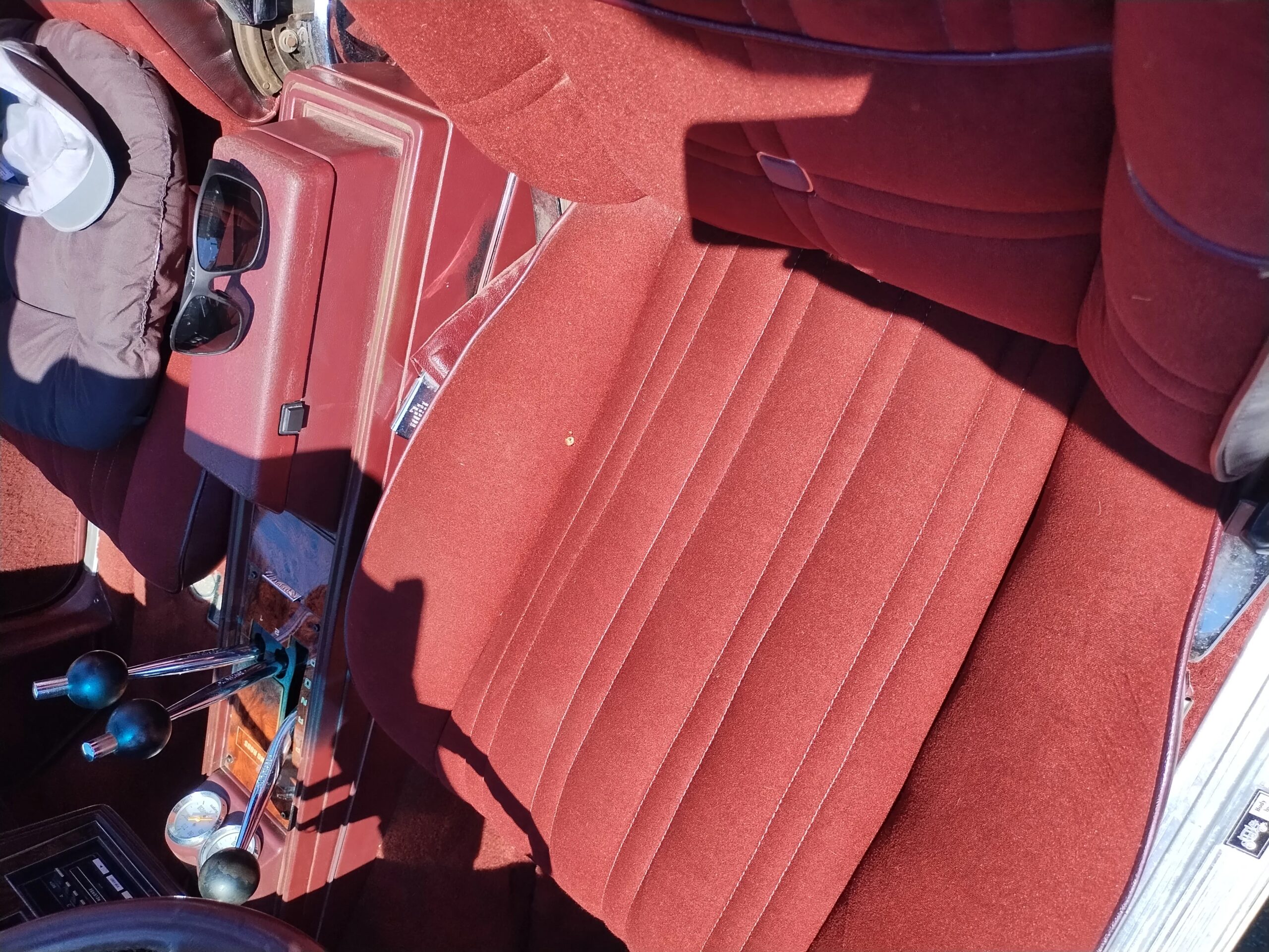 Oldsmobile-Cutlass-supreme-hurstolds-coupe-1983-Black-Red-13