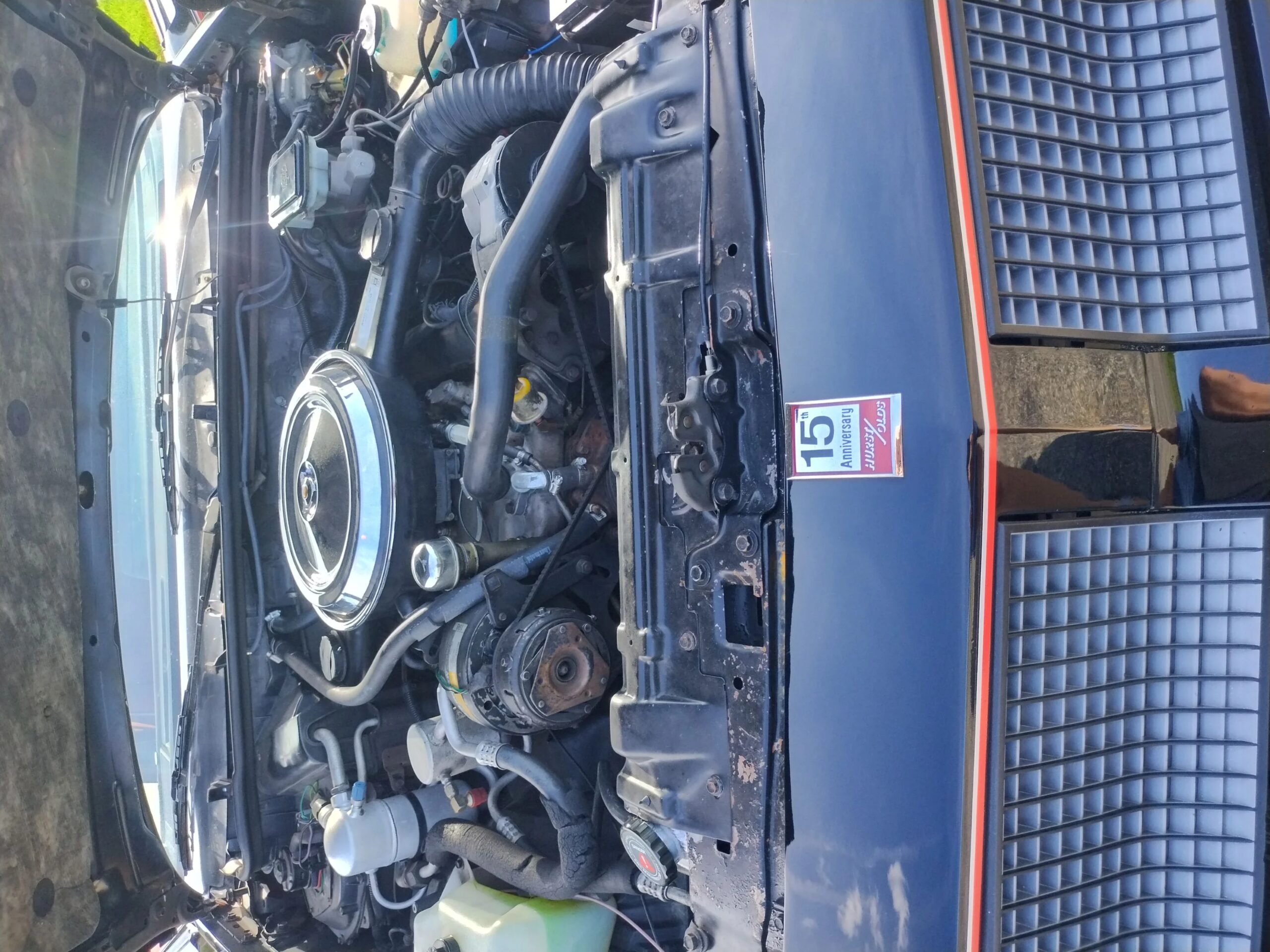 Oldsmobile-Cutlass-supreme-hurstolds-coupe-1983-Black-Red-2