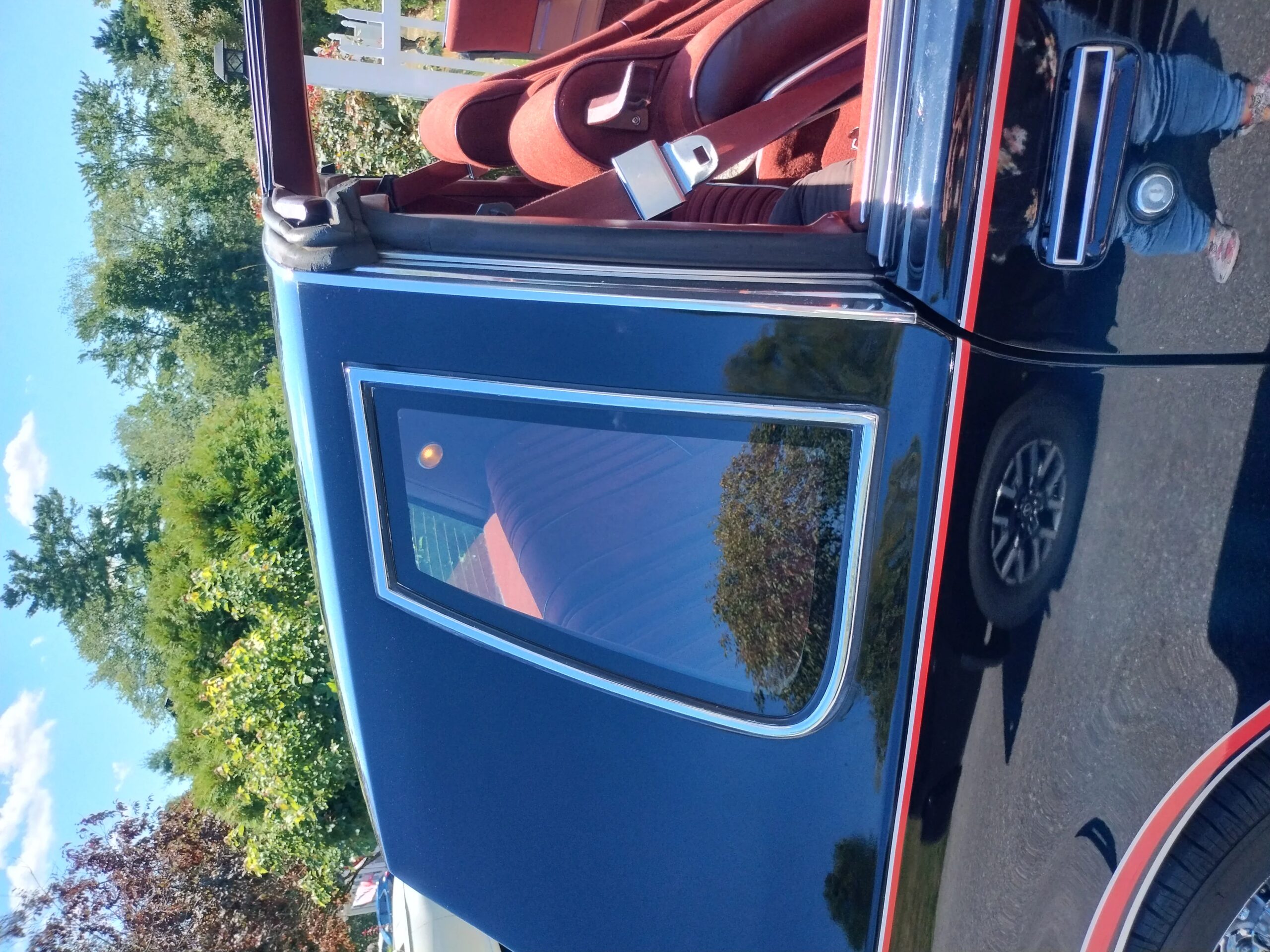 Oldsmobile-Cutlass-supreme-hurstolds-coupe-1983-Black-Red-20