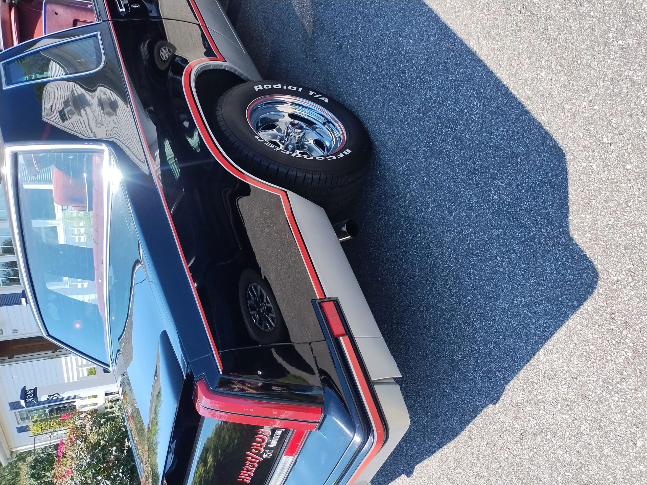 Oldsmobile-Cutlass-supreme-hurstolds-coupe-1983-Black-Red-6