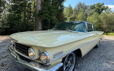 Oldsmobile-Dynamic-1960-Sedan-1