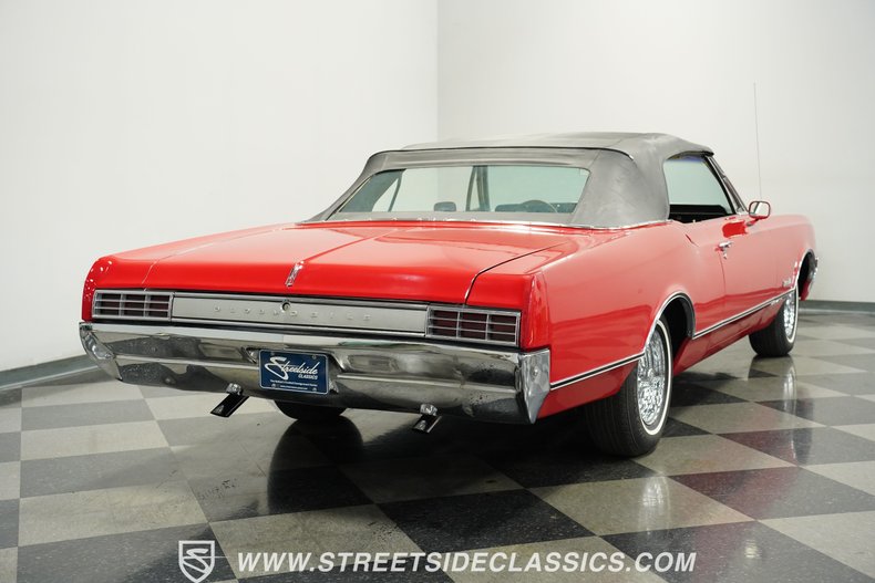 Oldsmobile-Dynamic-88-1966-Red-White-11