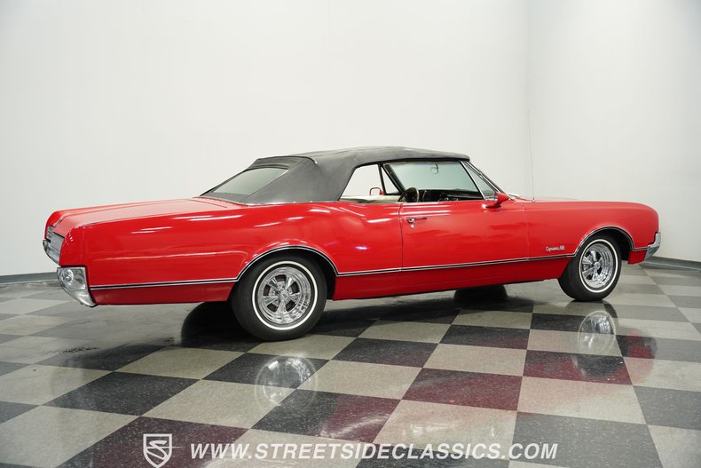 Oldsmobile-Dynamic-88-1966-Red-White-13