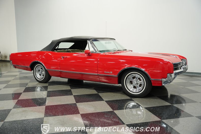 Oldsmobile-Dynamic-88-1966-Red-White-15