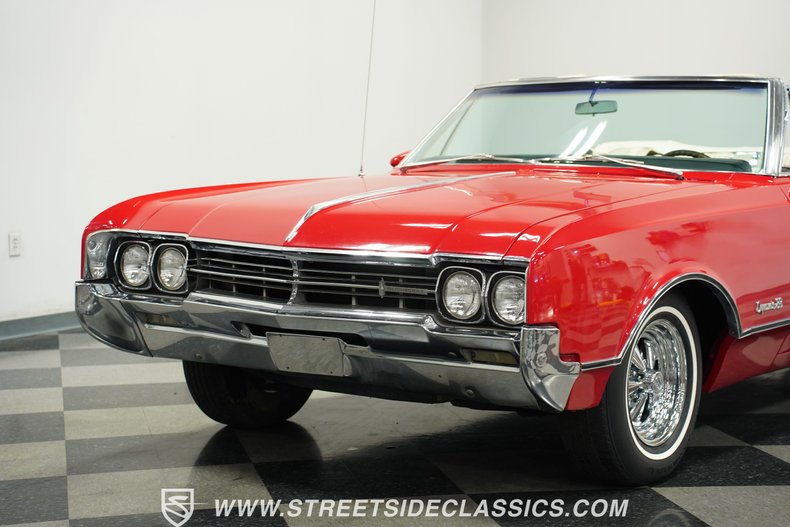 Oldsmobile-Dynamic-88-1966-Red-White-18