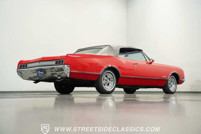 Oldsmobile-Dynamic-88-1966-Red-White-26