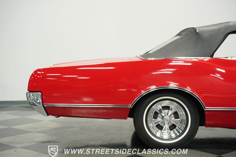 Oldsmobile-Dynamic-88-1966-Red-White-28