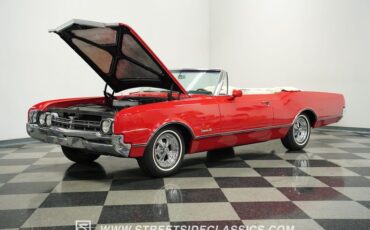 Oldsmobile-Dynamic-88-1966-Red-White-30
