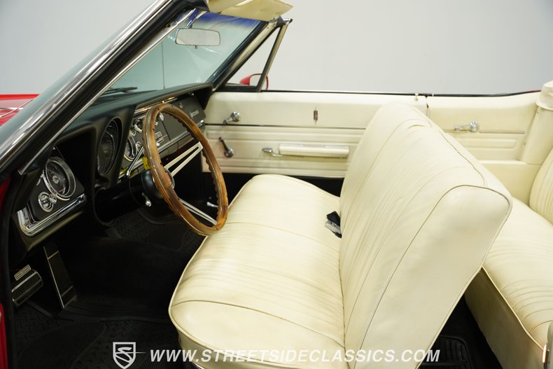 Oldsmobile-Dynamic-88-1966-Red-White-38