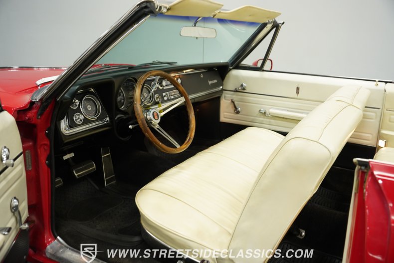 Oldsmobile-Dynamic-88-1966-Red-White-4