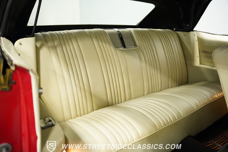 Oldsmobile-Dynamic-88-1966-Red-White-45