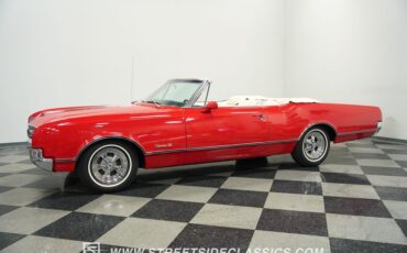 Oldsmobile-Dynamic-88-1966-Red-White-6