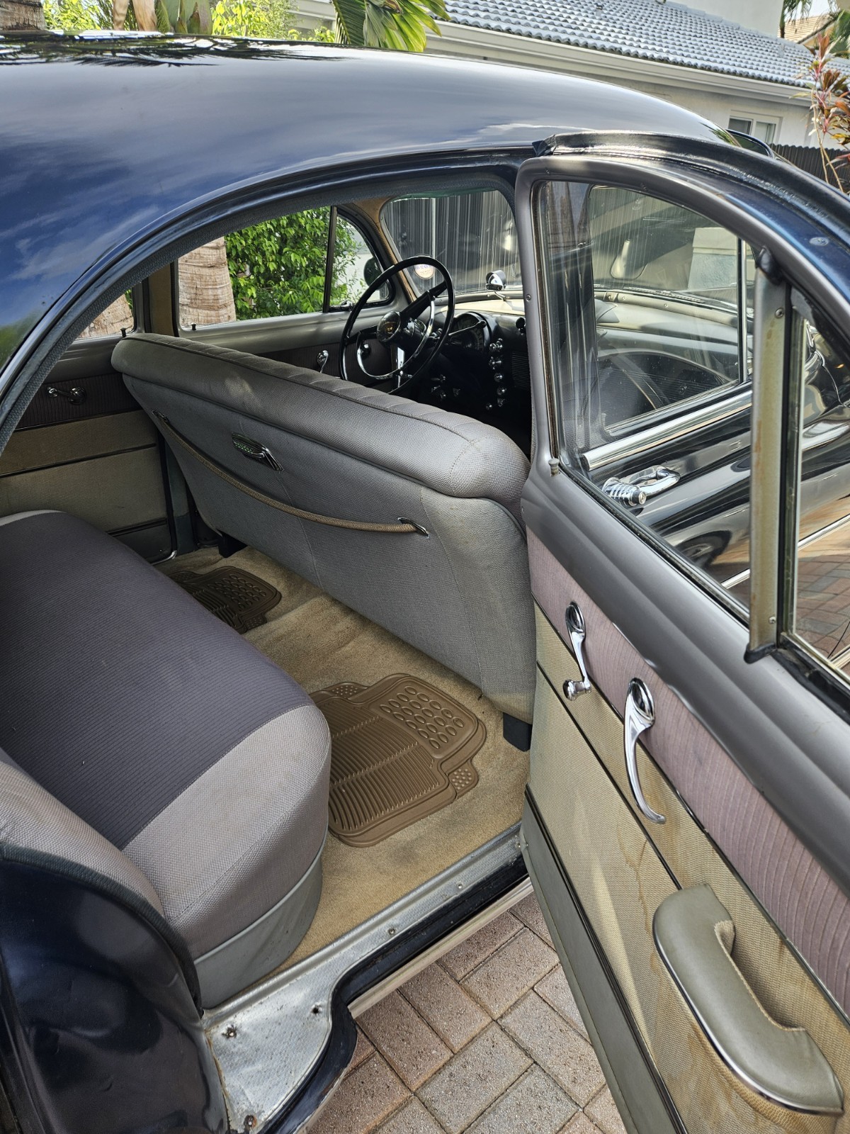 Oldsmobile-Eighty-Eight-1950-Sedan-11