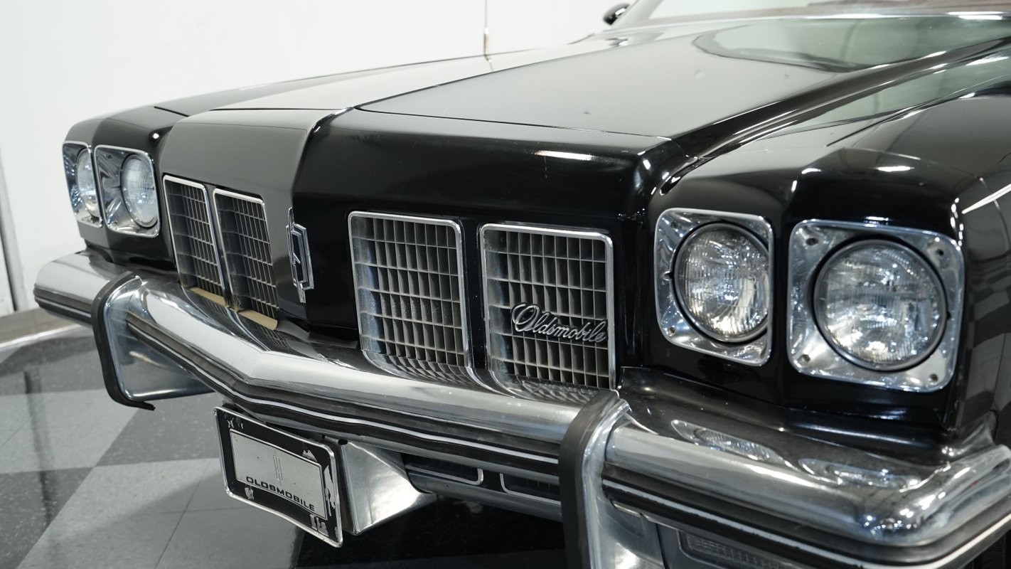 Oldsmobile-Eighty-Eight-1975-Convertible-17