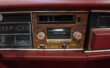 Oldsmobile-Eighty-Eight-1975-Convertible-33