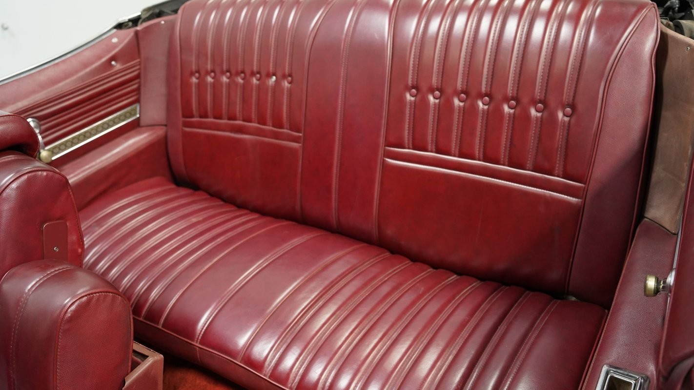 Oldsmobile-Eighty-Eight-1975-Convertible-35