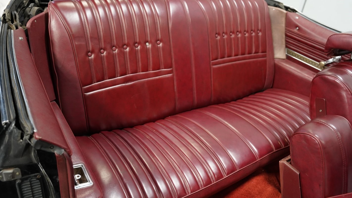 Oldsmobile-Eighty-Eight-1975-Convertible-36
