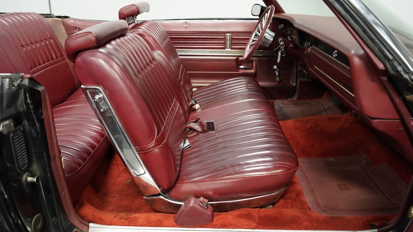 Oldsmobile-Eighty-Eight-1975-Convertible-38