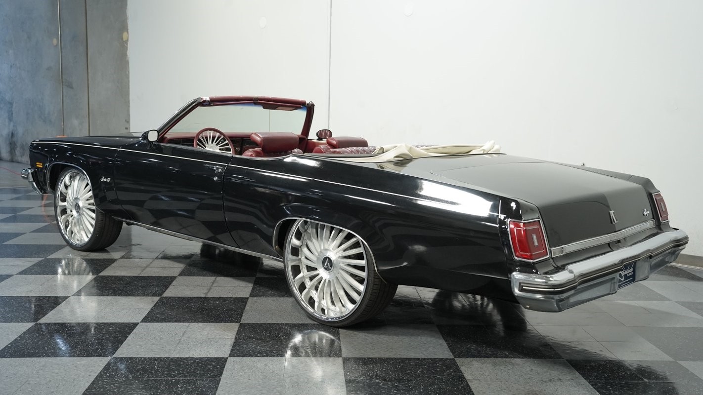 Oldsmobile-Eighty-Eight-1975-Convertible-7