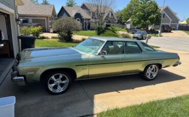 Oldsmobile-Eighty-Eight-1975-Sedan-1