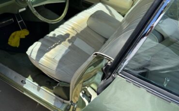 Oldsmobile-Eighty-Eight-1975-Sedan-6