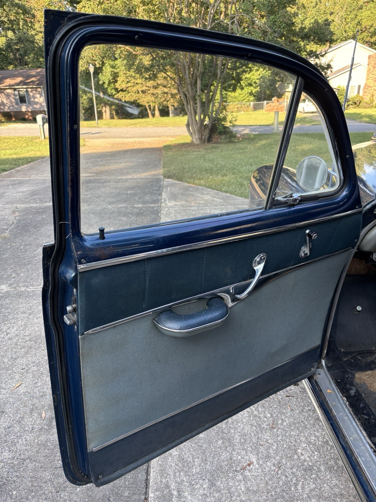 Oldsmobile-Ninety-Eight-1952-Sedan-11
