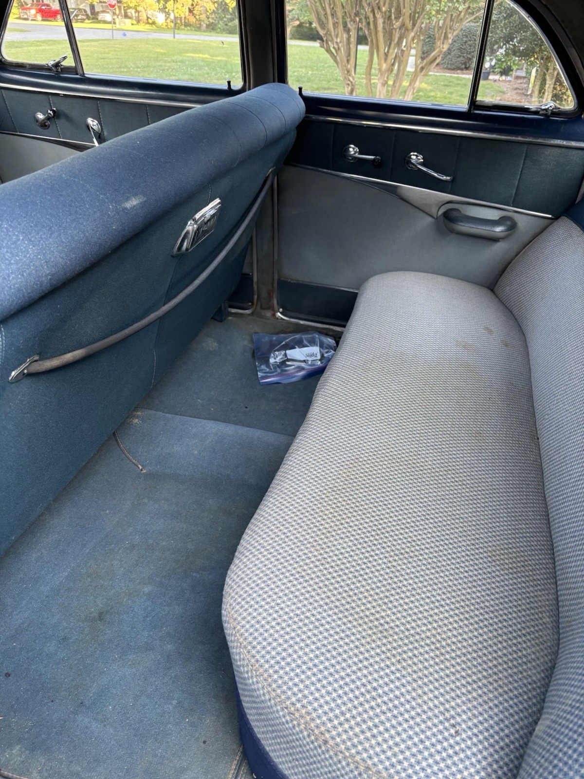 Oldsmobile-Ninety-Eight-1952-Sedan-12