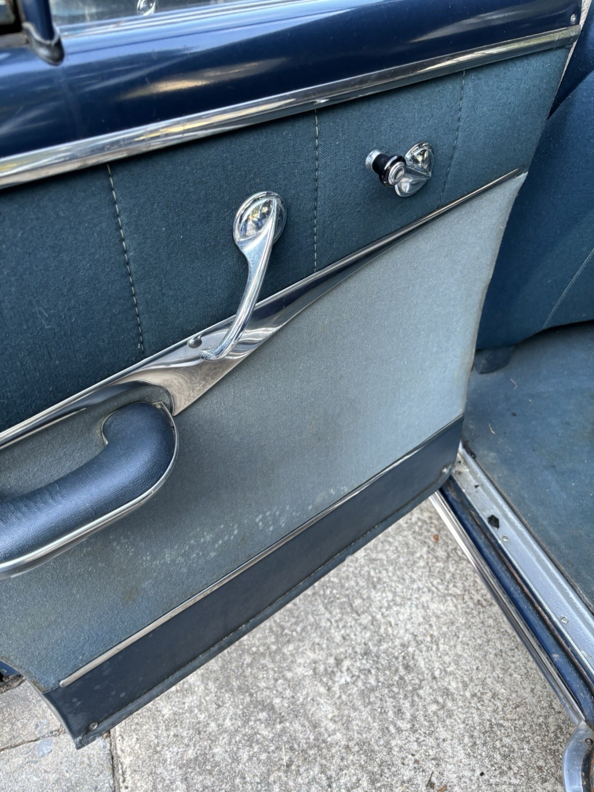Oldsmobile-Ninety-Eight-1952-Sedan-13