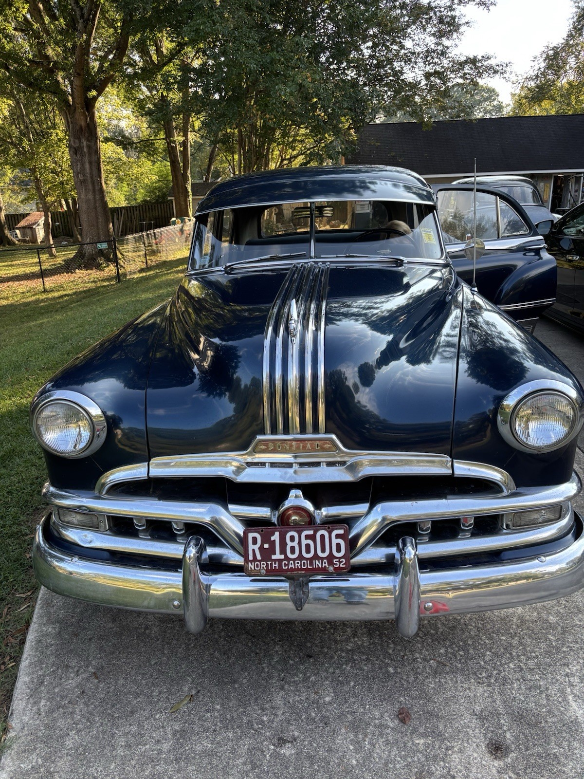 Oldsmobile-Ninety-Eight-1952-Sedan