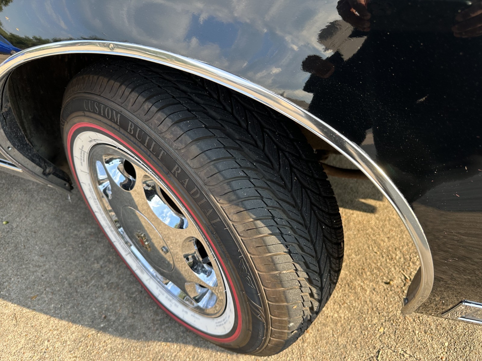Oldsmobile-Ninety-Eight-1981-Sedan-3