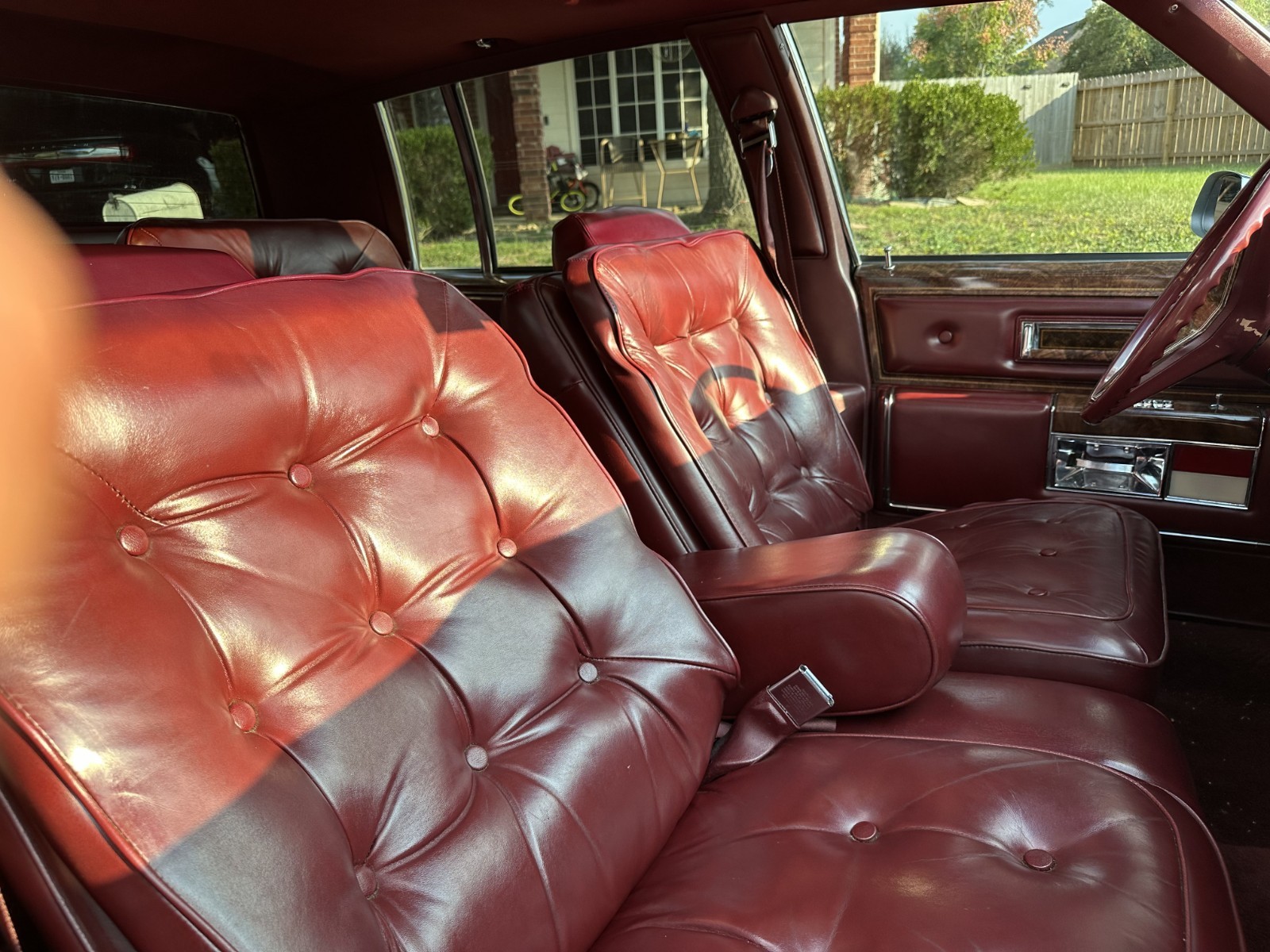 Oldsmobile-Ninety-Eight-1981-Sedan-6