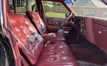 Oldsmobile-Ninety-Eight-1981-Sedan-7