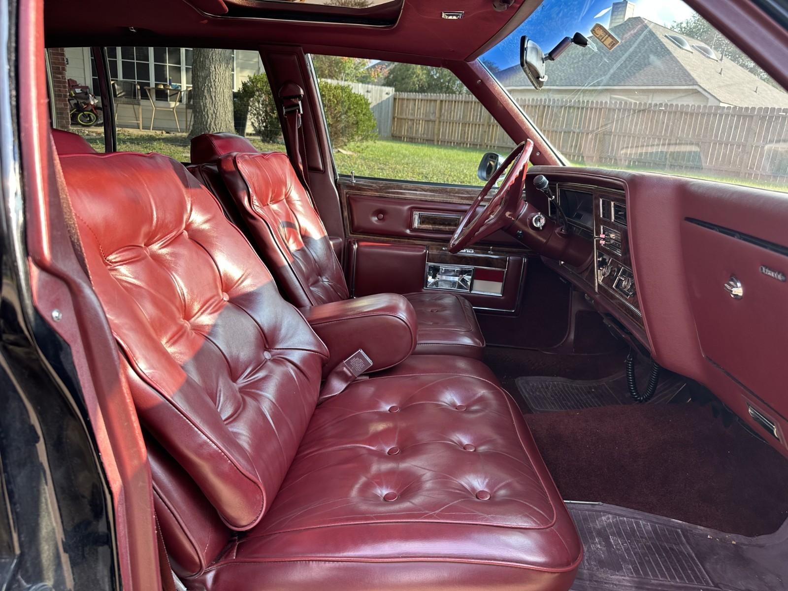 Oldsmobile-Ninety-Eight-1981-Sedan-7