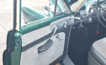 Oldsmobile-Ninety-eight-touring-sedan-1951-Green-Green-10